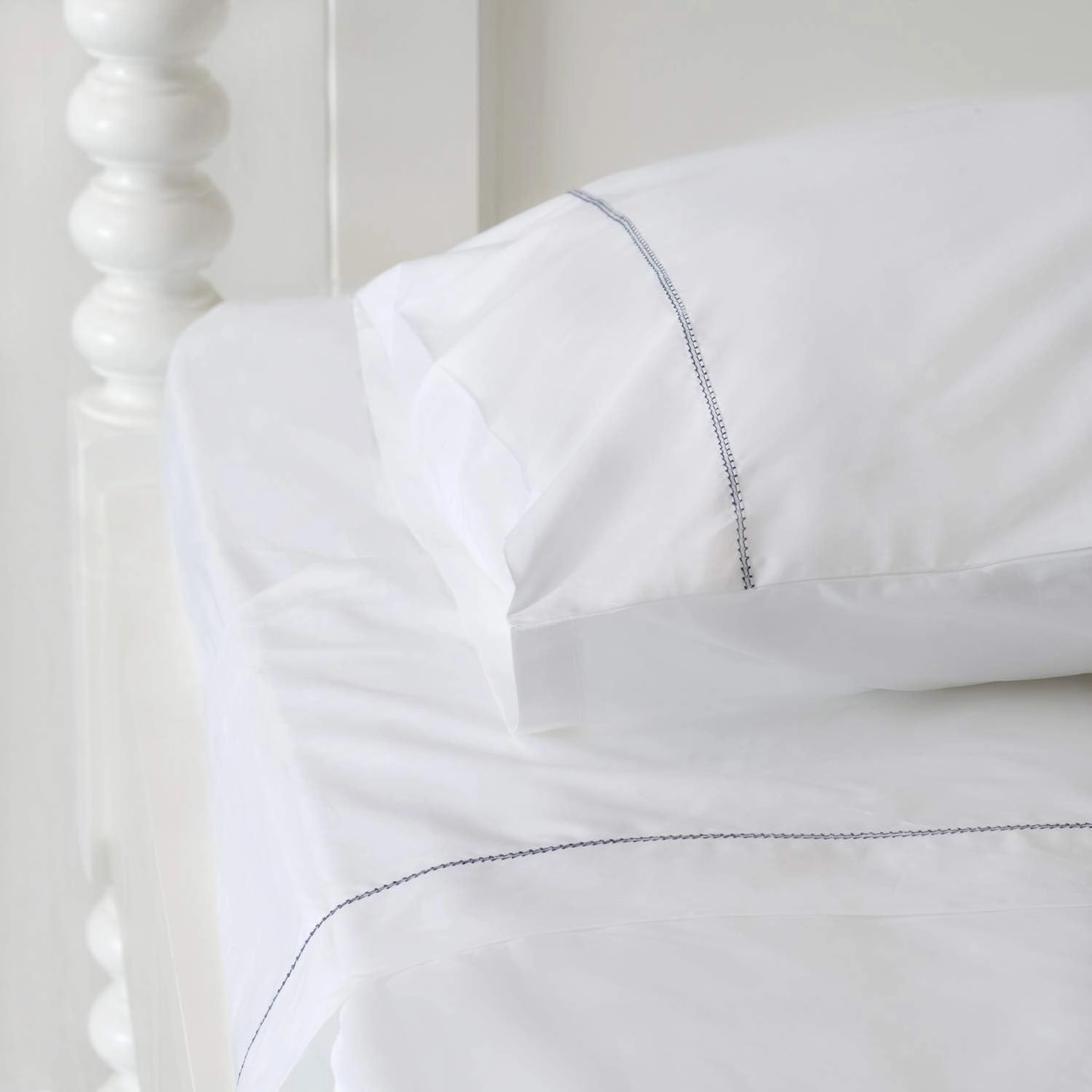 500TC White Cotton Percale Sheet Set with Navy Blue Hemstitch Trim Long Staple Italian Luxury - King