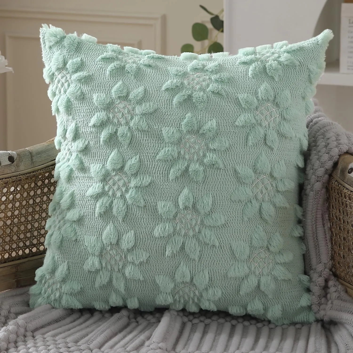 DFXSZ Spring Summer Pillow Covers 18x18 inch Set of 2 Farmhouse Decor White Flower Heart Sunflower Green Soft Plush Faux Fur Jacquard Throw Pillows for Sofa Holiday Spring Home Decor PTK024F18