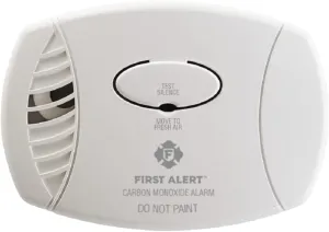 First Alert FAT1039730 Plug-in Carbon Monoxide Alarm