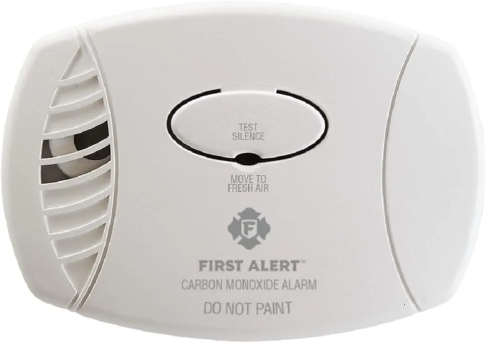First Alert FAT1039730 Plug-in Carbon Monoxide Alarm