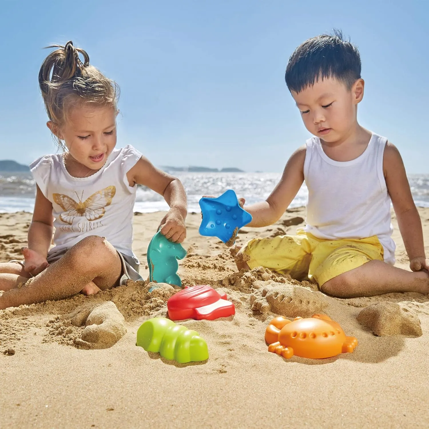 Hape Beach Toy Essential Set, Sand Toy Pack, Mesh Bag Included