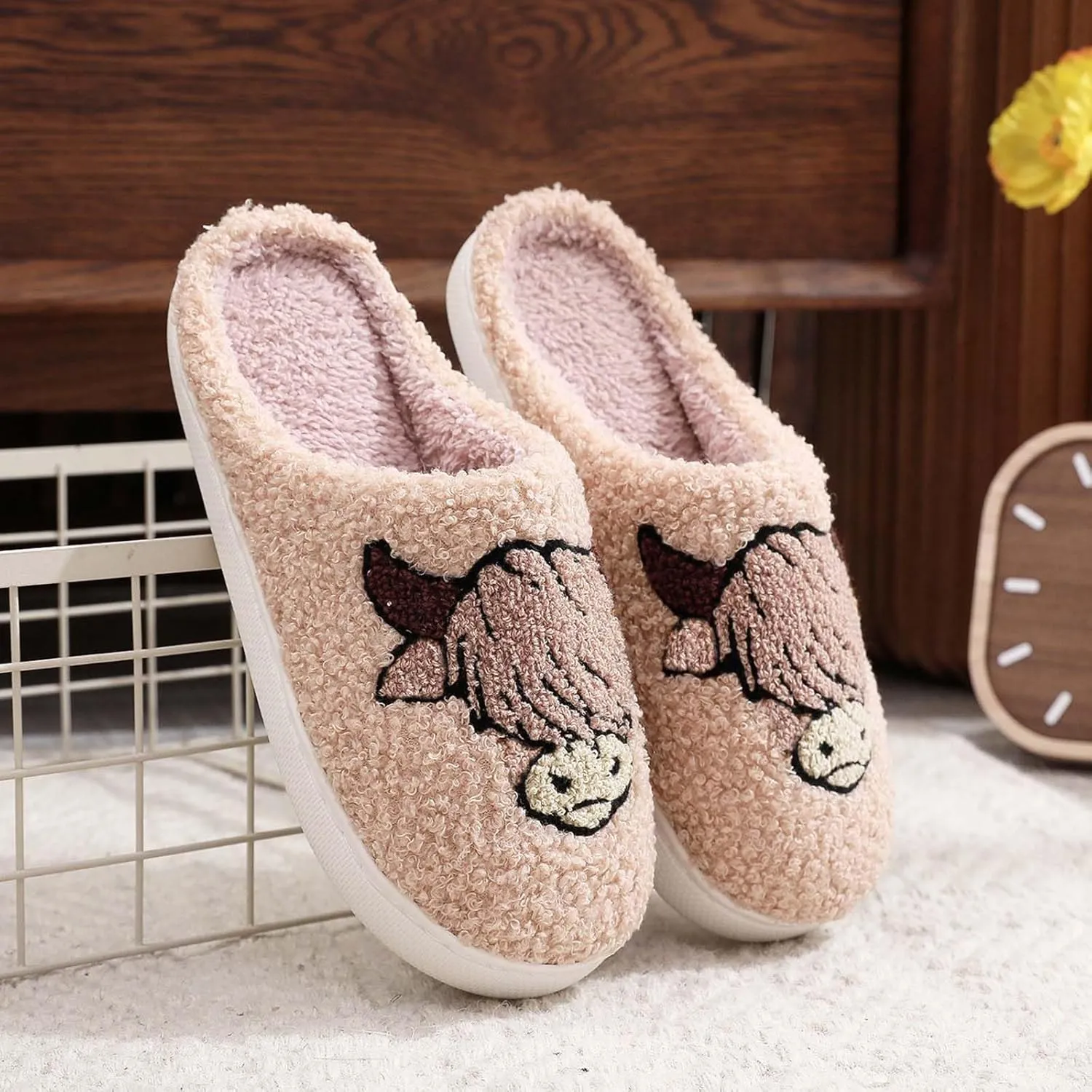 Highland Cow Slippers for Women Plush Scottish Highland Cow Animal Slippers Warm Non Slip Home Indoor Slippers