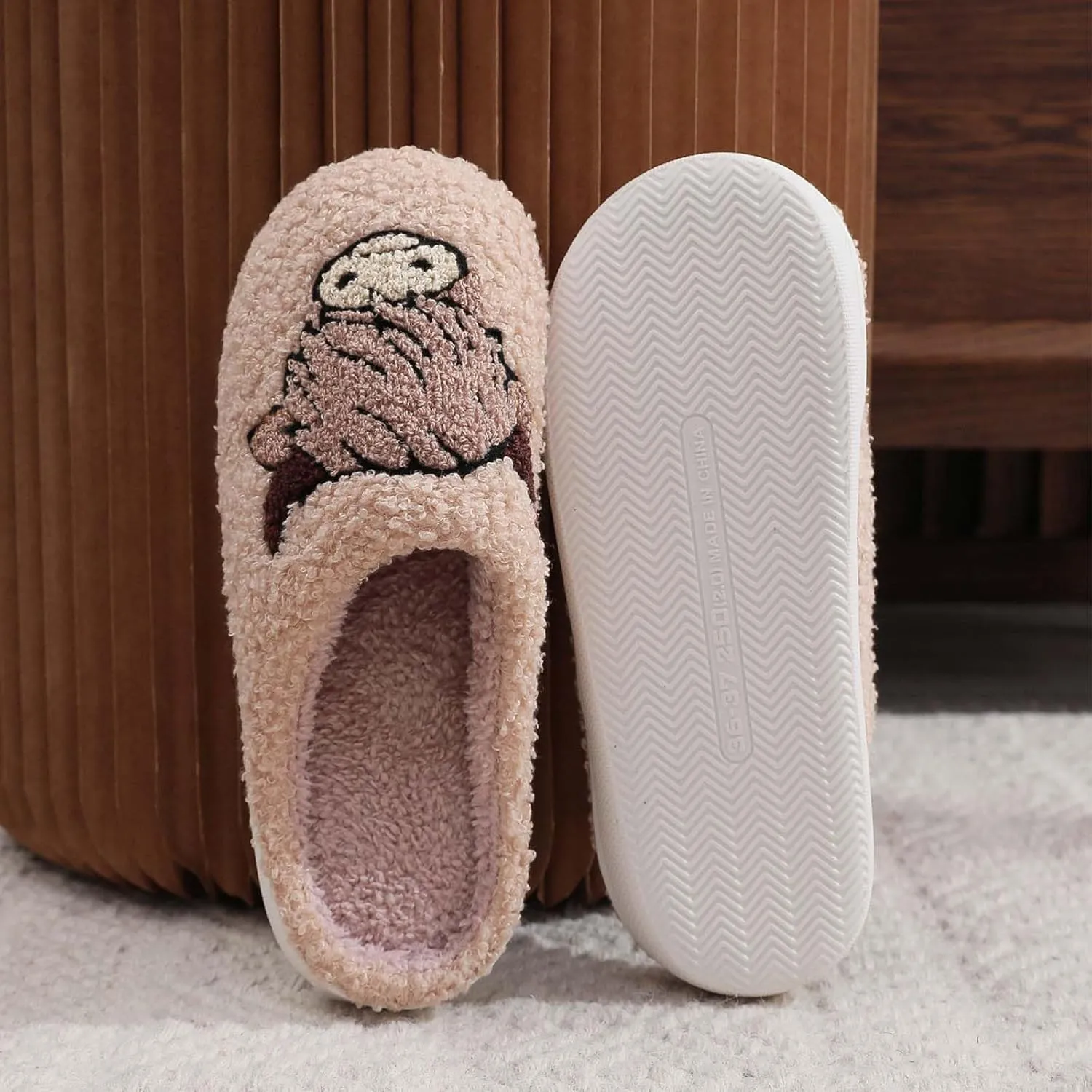 Highland Cow Slippers for Women Plush Scottish Highland Cow Animal Slippers Warm Non Slip Home Indoor Slippers