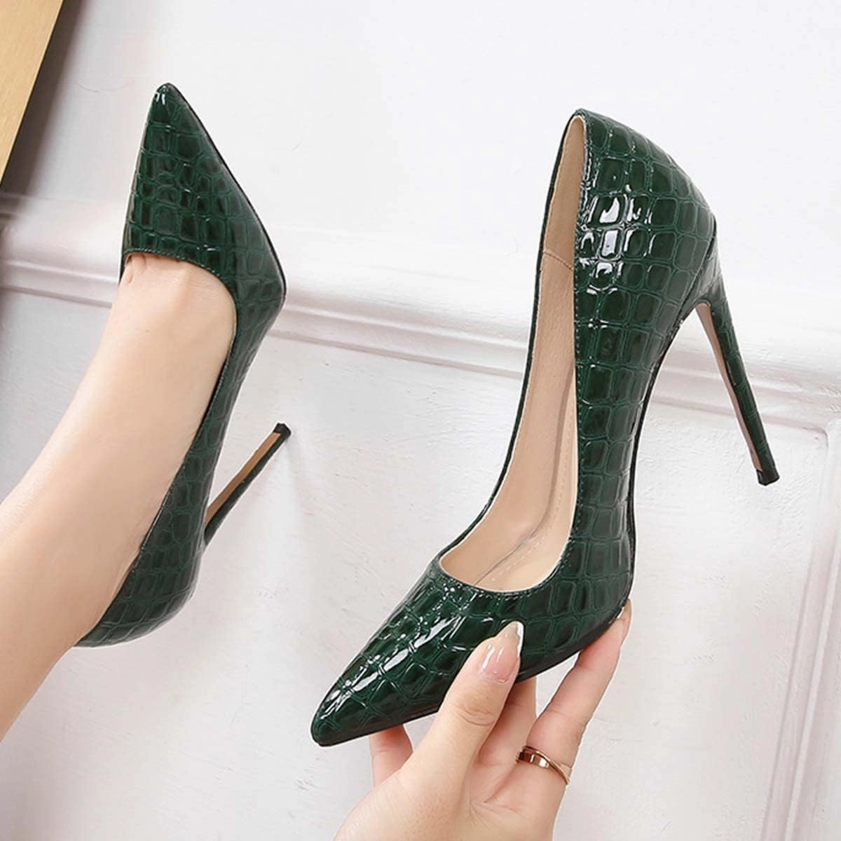 JOEupin Women Sexy Crocodile Pattern High Heels Pointed Toe Stilettos Pumps Party Club Shoes