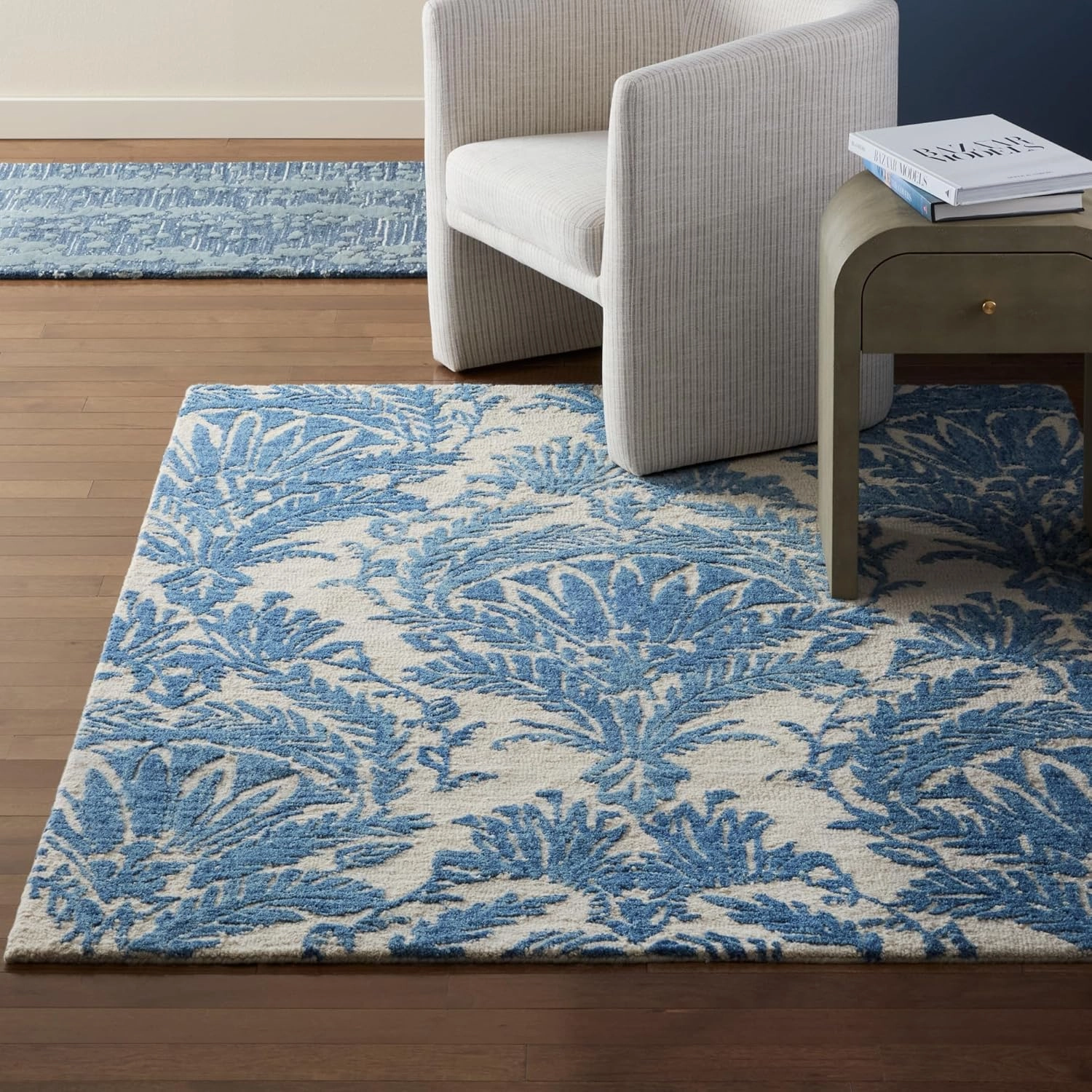 Nicole Miller New York Mod Damask Chambray Handcrafted Area Rug, 100% Wool Rug, Blue, 5'x7’
