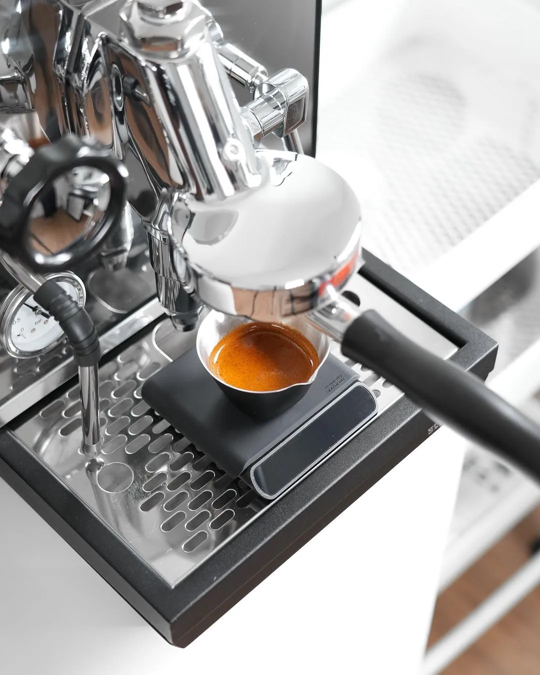 Normcore Pocket Coffee Scale V3, Pour Over Drip Espresso Scale, Barista Scale with Timer, Anodized Aluminum Body with Back-Lit LCD Display, Black