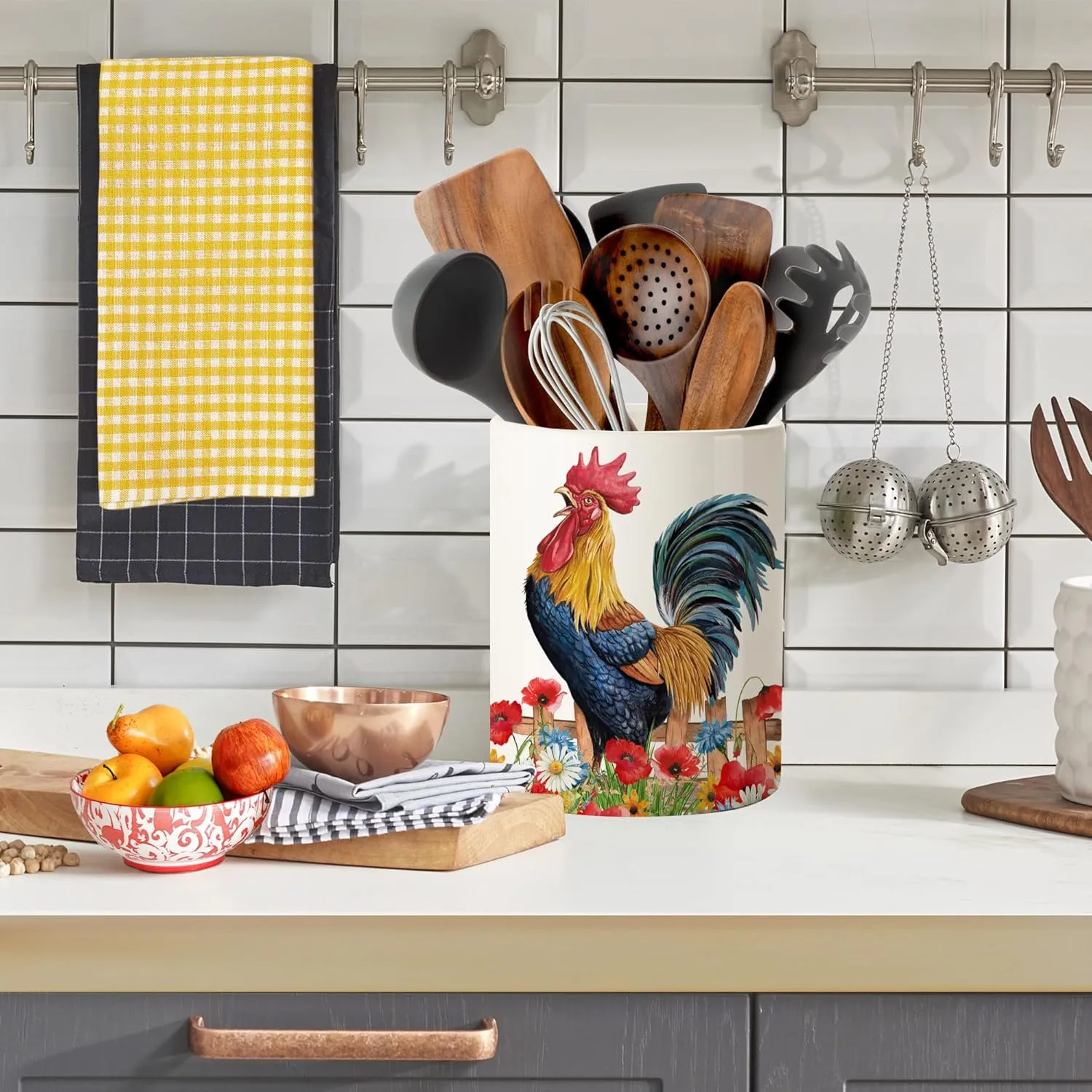 pinata Rooster Kitchen Decor Ceramic Utensil Holder, Cute Rooster Utensils Holder for Farmhouse Indoor Kitchen Decorations Rustic Farmhouse Decor (6.5 inch)