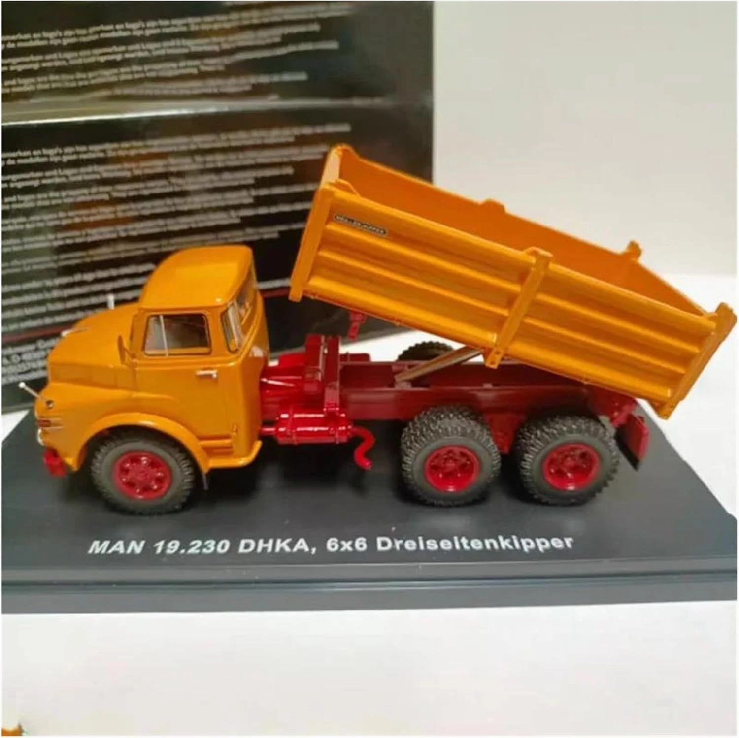 Sports car Metal Model 1/50 for Man 19.230 DHKA 6x6 Resin Truck Model Car Delicacy Miniature Static Collectible Holiday Toy for Home Décor(Green)