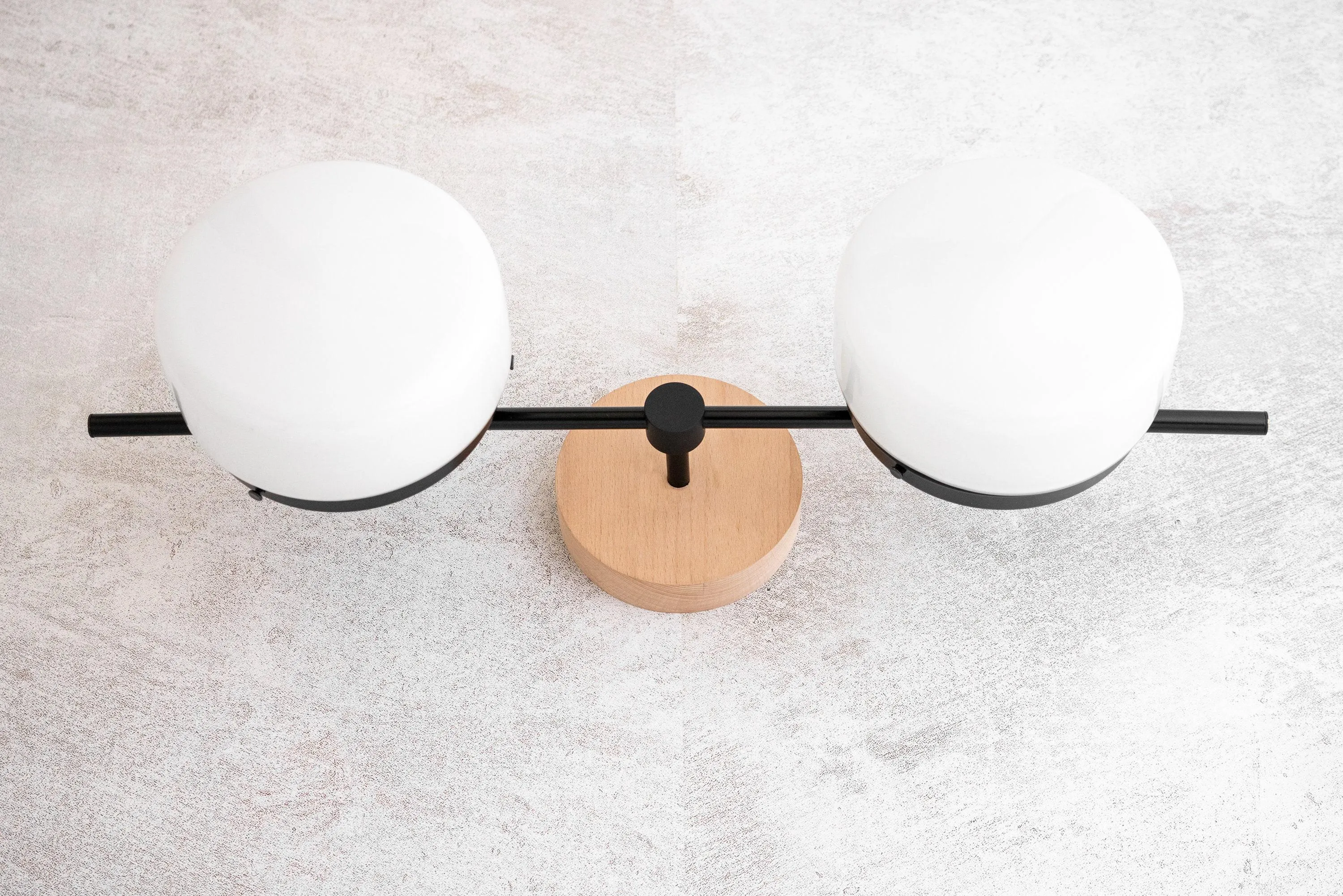 VANITY LIGHT MODEL NO. 1447