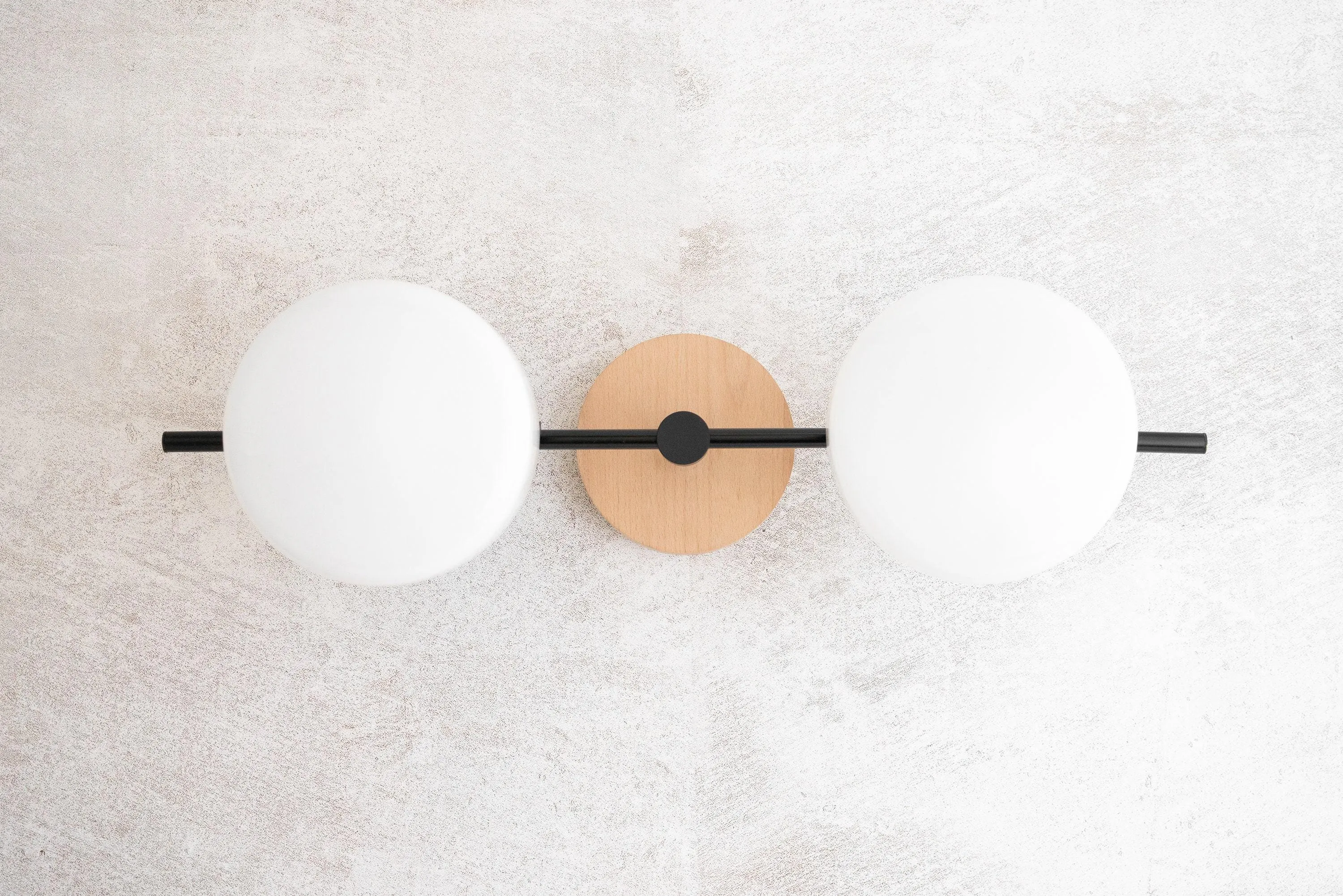 VANITY LIGHT MODEL NO. 1447