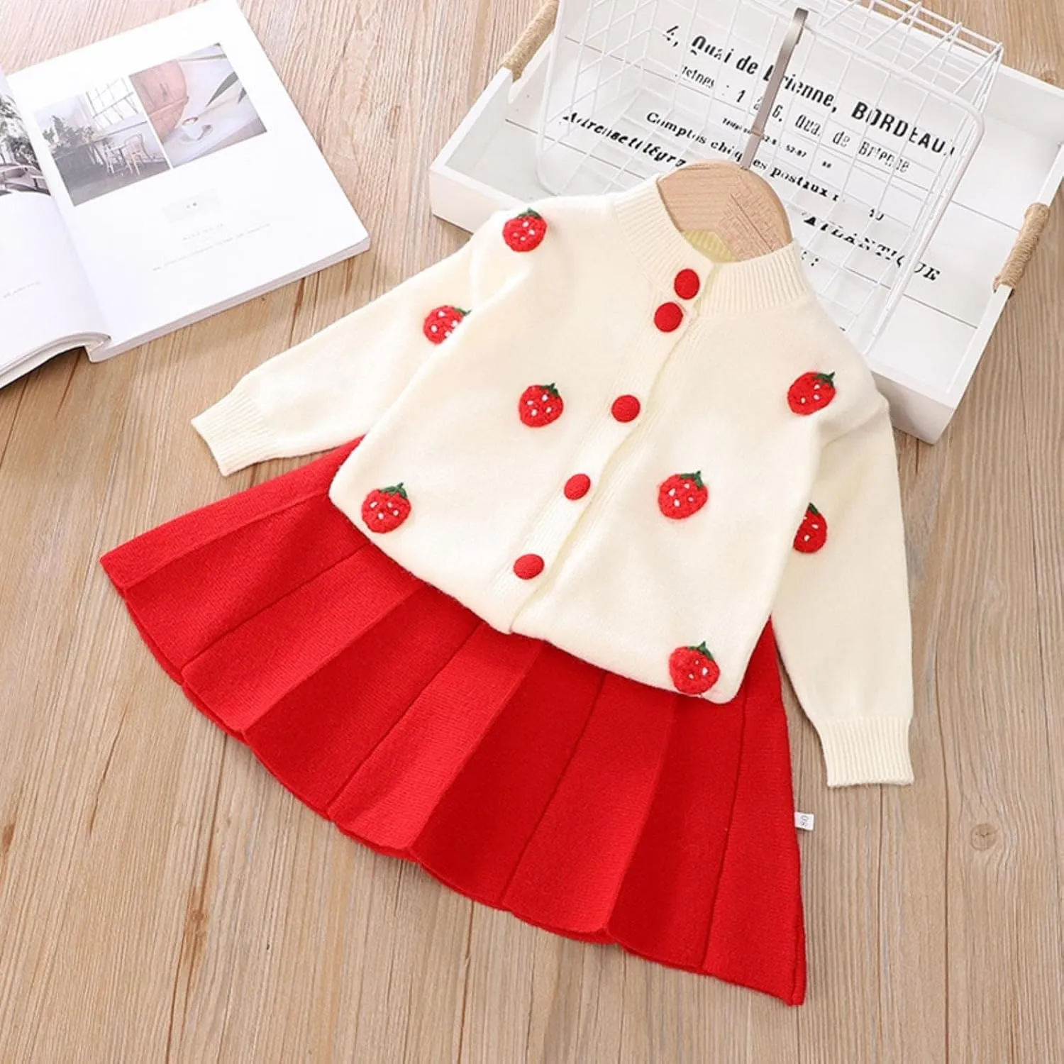 Young Girls Outfits Toddler Girls Autumn/Winter Girls Strawberry Print Knitted Sweater Teens Fashion Tracksuit for Girls